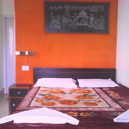 Leela Guest House Βαρανάσι Εξωτερικό φωτογραφία