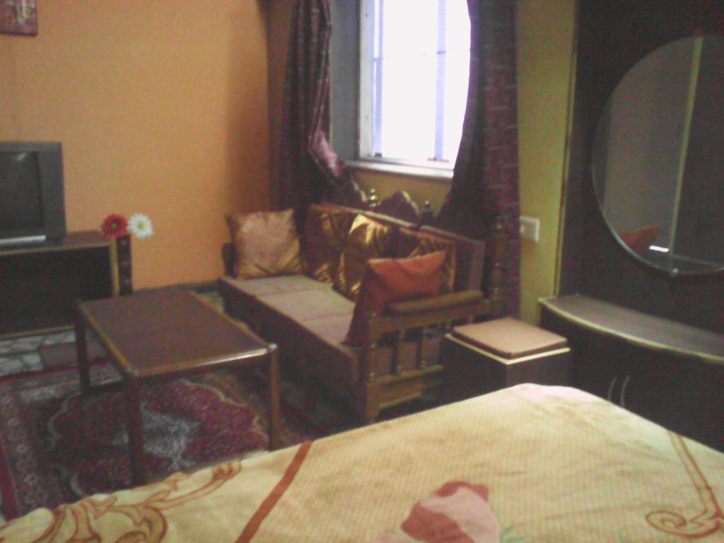 Leela Guest House Βαρανάσι Δωμάτιο φωτογραφία