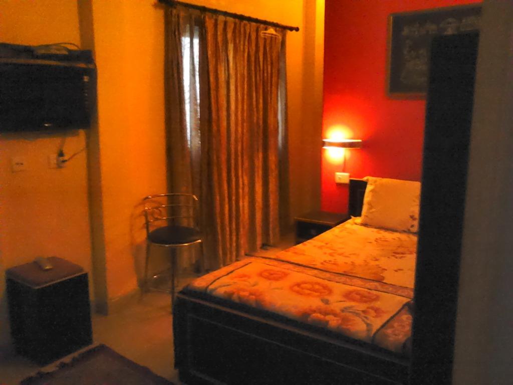 Leela Guest House Βαρανάσι Δωμάτιο φωτογραφία