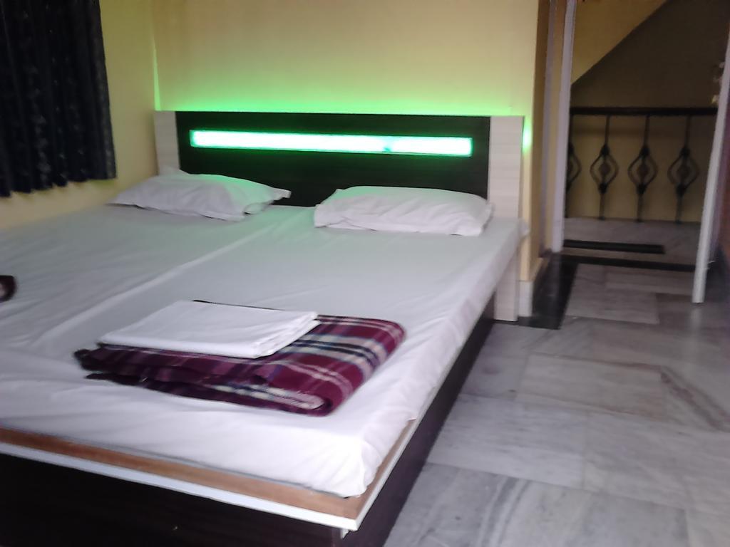 Leela Guest House Βαρανάσι Δωμάτιο φωτογραφία