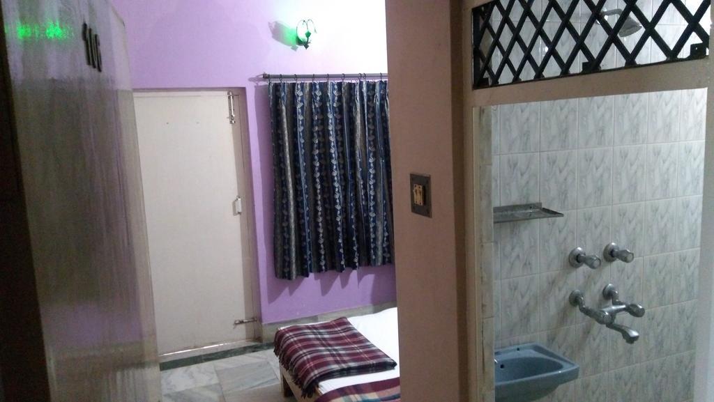 Leela Guest House Βαρανάσι Εξωτερικό φωτογραφία
